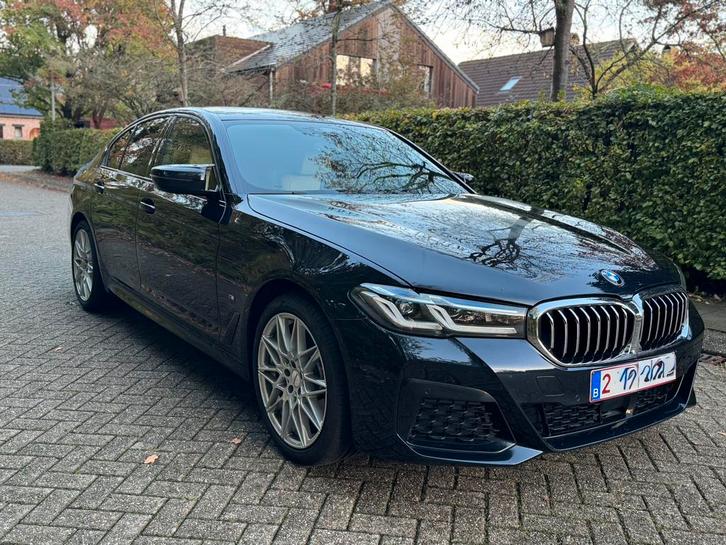 BMW 530e xDrive met Bowers & Wilkins en M-Pack, Auto's, BMW, Particulier, 5 Reeks, 4x4, ABS, Achteruitrijcamera, Adaptieve lichten