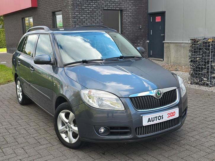 Skoda fabia 108.000km/airco/EERSTE EIGENAAR/garantie, Autos, Skoda, Entreprise, Fabia, Capteur de stationnement, Radio, Attache-remorque