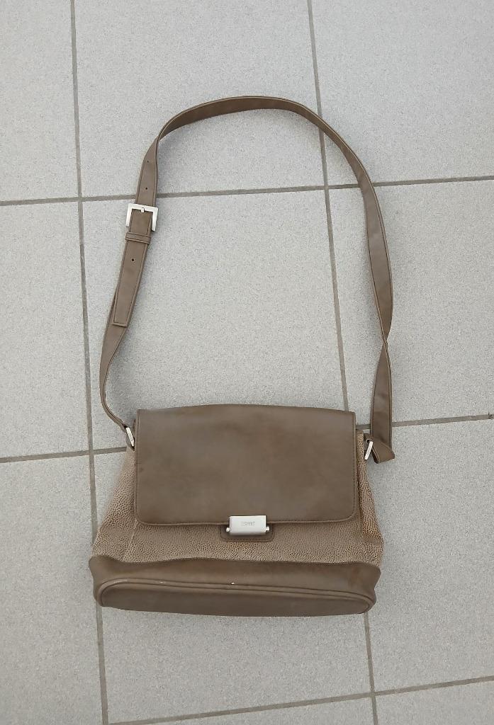 Bruine handtas – Esprit, Handtassen en Accessoires, Tassen | Damestassen, Zo goed als nieuw, Handtas, Bruin, Ophalen of Verzenden