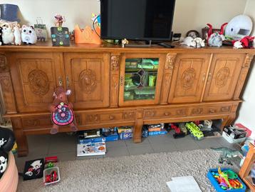 Oude Kast in perfecte staat beschikbaar voor biedingen