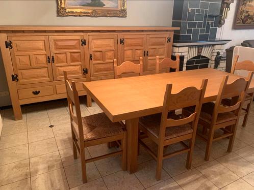 Voleiken eetplaats met 6 stoelen en 2 dressoirs, Huis en Inrichting, Complete eetkamers, Zo goed als nieuw, Ophalen