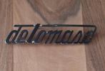 2 x origineel auto logo DeTomaso, De Tomaso Italië., Ophalen of Verzenden, Gebruikt, Auto's