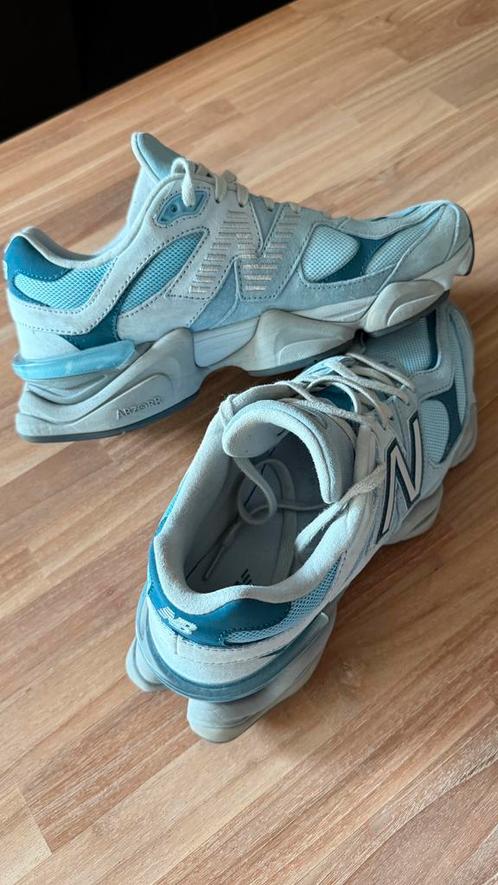 New Balance 9060 - maat 43 TOP staat, Kleding | Heren, Schoenen, Zo goed als nieuw, Sneakers, Blauw, Ophalen of Verzenden