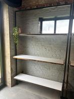 Rek op stalen frame met drie legplanken, Ophalen, Gebruikt
