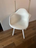 Vier witte stoelen, Comme neuf, Synthétique, Enlèvement, Blanc