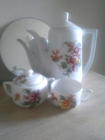oude koffiekan - servies beschikbaar voor biedingen