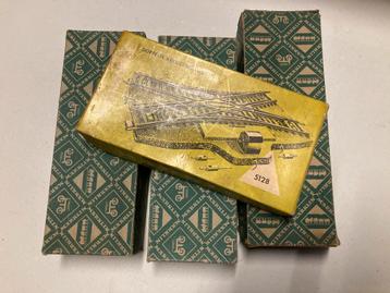 MARKLIN VINTAGE OUDE KAVELRAILS EN KRUISING IN NIEUWE DOOS beschikbaar voor biedingen