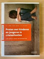 Praten met kinderen en jongeren in crisissituaties, Nieuw, Diverse auteurs, Ophalen of Verzenden, Hoger Onderwijs