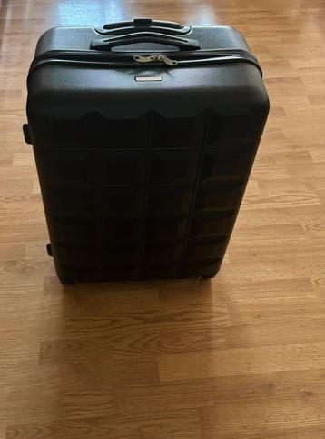 zwarte koffer 4 wielen met harde schaal 50 cm/75 cm/30 LxHxD beschikbaar voor biedingen