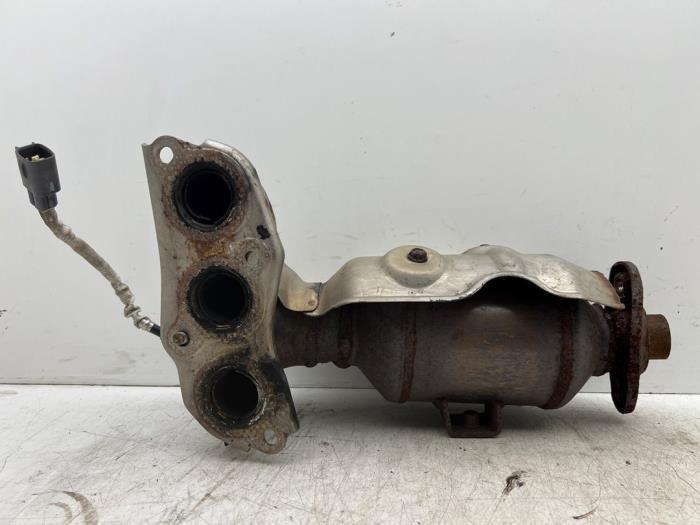 Uitlaatspruitstuk + katalysator van een Toyota Aygo, Auto-onderdelen, Uitlaatsystemen, Toyota, Gebruikt, 3 maanden garantie, Ophalen of Verzenden