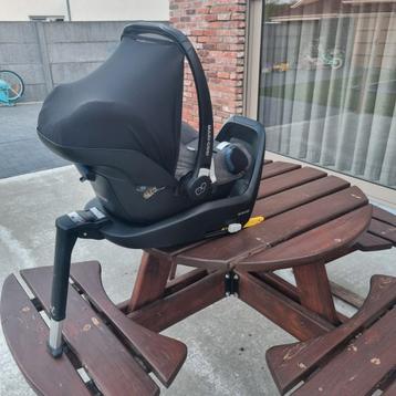 Maxi cose isofix met base beschikbaar voor biedingen