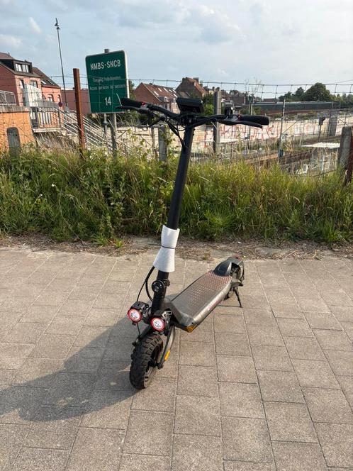 Elektrische Step/ Scooter: Zwheel T8 Z Cougar, Fietsen en Brommers, Steps, Zo goed als nieuw, Elektrische step (E-scooter), Ophalen of Verzenden