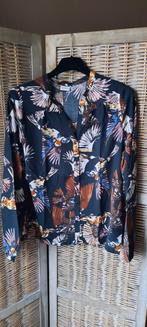 Zwarte V-hals blouse met jachtprint, Maat 38/40 (M), Zwart, Ophalen of Verzenden, Zo goed als nieuw