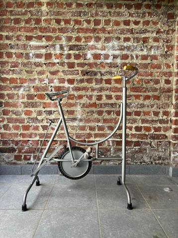 VINTAGE hometrainer - stuk decoratie beschikbaar voor biedingen