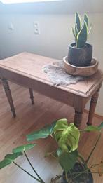 Houten wandtafel, Enlèvement