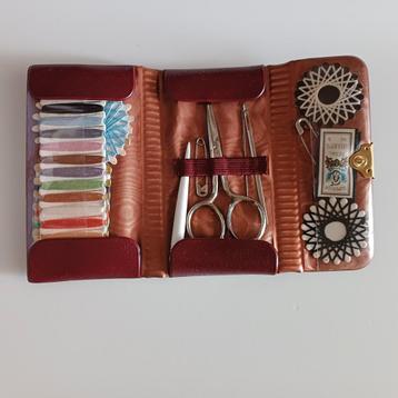 Vintage naaietui in bruin echt prym leder. beschikbaar voor biedingen