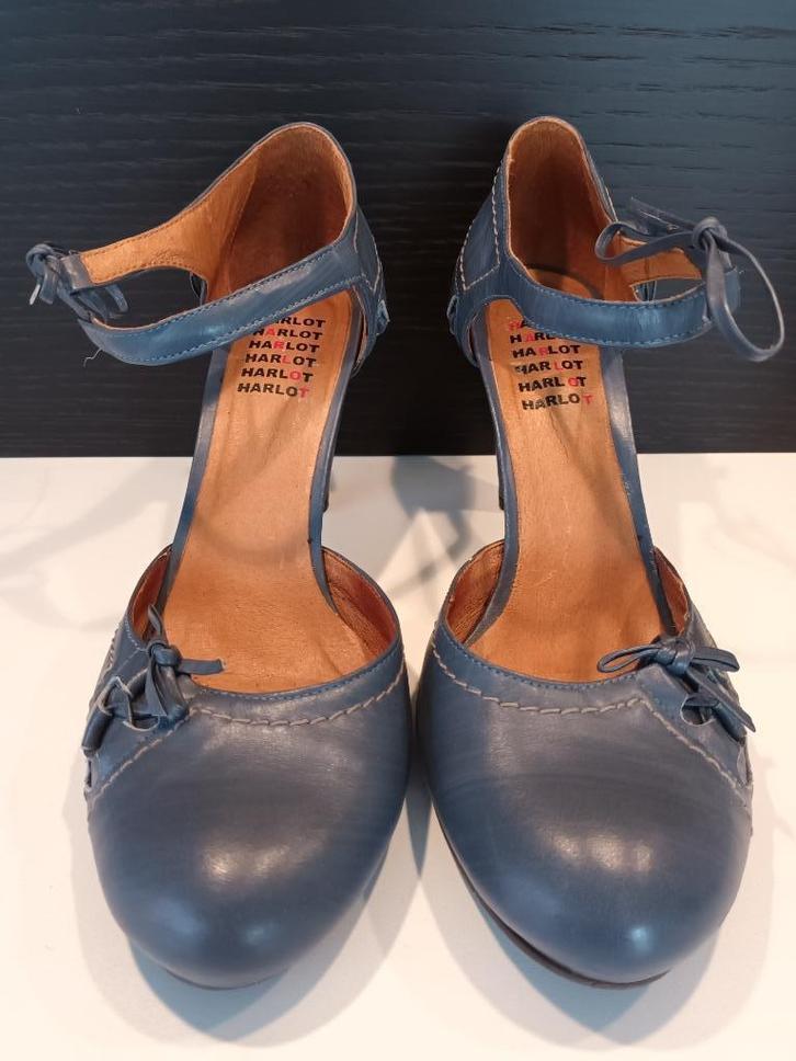 Harlot pumps maat 39, Kleding | Dames, Schoenen, Zo goed als nieuw, Pumps, Blauw, Ophalen