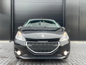 Peugeot 208 essence 120 000km année 2013 très propre clim  disponible aux enchères