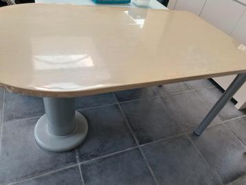 keukentafel beschikbaar voor biedingen
