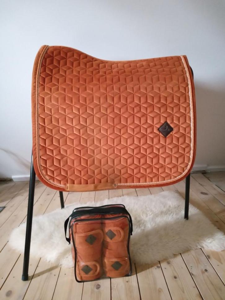 Kentucky set maat full dressuur (dekje en bandages), Dieren en Toebehoren, Paarden en Pony's | Dekens en Dekjes, Zo goed als nieuw