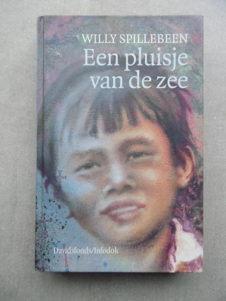 Een pluisje van de zee - Willy Spillebeen, Boeken, Kinderboeken | Jeugd | 13 jaar en ouder, Gelezen, Fictie, Ophalen of Verzenden