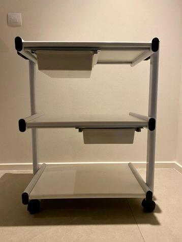 Instrumententafel pedicure / schoonheidsspecialist beschikbaar voor biedingen