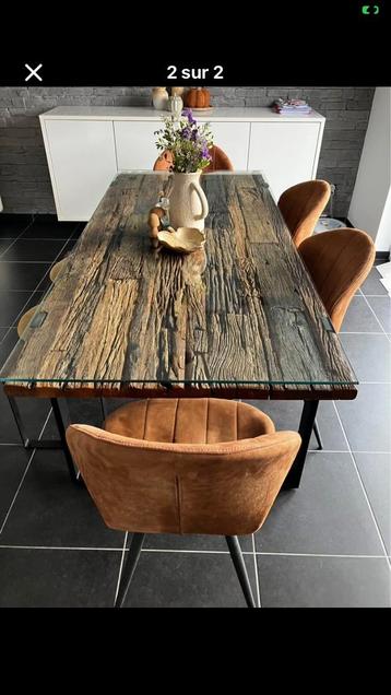 Uniquement table bois brut 200/90 beschikbaar voor biedingen
