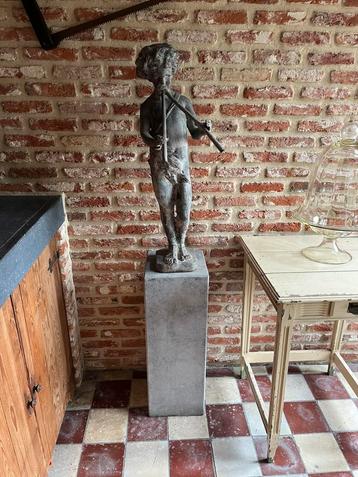 Rustiek landelijk beeld van fluitspeler, Ophalen