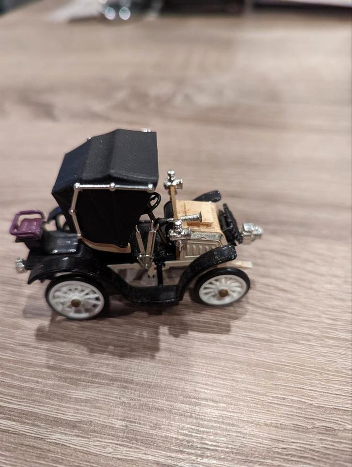 Fiat 8 , cv, Hobby en Vrije tijd, Modelauto's | Overige schalen, Auto, Ophalen of Verzenden