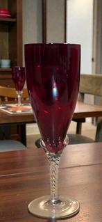 Lot de 6 flûtes à champagne rouge rubis pied torsadé 19 cm, Antiquités & Art, Antiquités | Verre & Cristal, Enlèvement ou Envoi