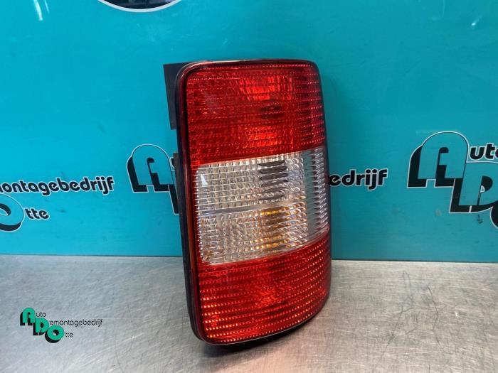 Feu arrière droit d'un Volkswagen Caddy (Caddy 04-), Autos : Pièces & Accessoires, Éclairage, Volkswagen, Utilisé, 3 mois de garantie