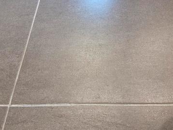 Tegels grijs 45x45cm 18 stuks 4m2 beschikbaar voor biedingen