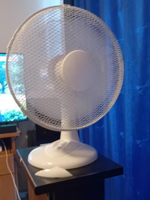 Standaard ventilator tafelmodel, Elektronische apparatuur, Ventilatoren, Zo goed als nieuw, Tafelventilator, Ophalen