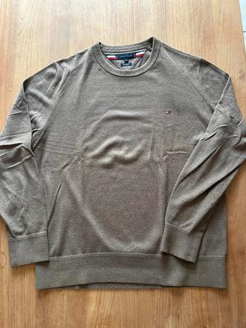 Cashmere Tommy Hilfiger pull taille XL disponible aux enchères