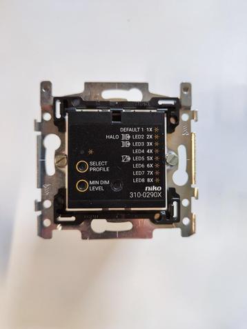 310-02900, universele drukknopdimmer beschikbaar voor biedingen