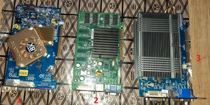 Lot Retro AGP Videokaarten Nvidia / ATI, Computers en Software, Videokaarten, Gebruikt, Nvidia, AGP, VGA, Ophalen of Verzenden