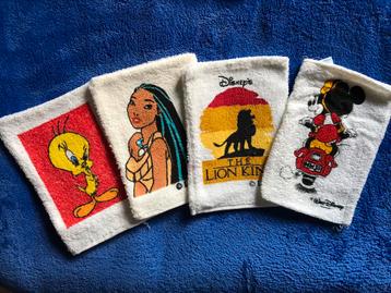 4 gants de toilette pour enfants neufs Disney  beschikbaar voor biedingen