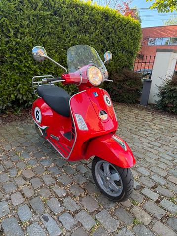 VESPA GTS 250ie 5800KM KLAAR VOOR REGISTRATIE 2750€! beschikbaar voor biedingen