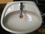 kleine beige wastafel VILLEROY en BOCH +kraan, Ophalen, Zo goed als nieuw, Steen, Kraan