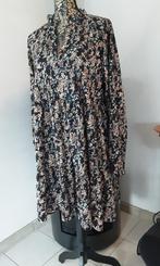 Robe fleurie fond noir taille 44/46, Zwart, Maat 46/48 (XL) of groter, Ophalen of Verzenden, Zo goed als nieuw