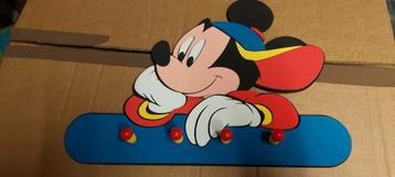 Muurkapstok Mickey Mouse beschikbaar voor biedingen