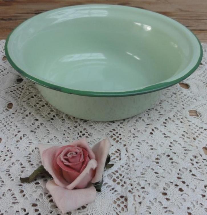 Mintgroene emaille schaaltje met groene rand, Antiek en Kunst, Curiosa en Brocante, Ophalen of Verzenden