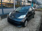 Peugeot 107 benzine gekeurd garantie, Auto's, Peugeot, Voorwielaandrijving, Stof, Zwart, Zwart