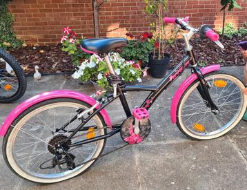 Roze meisjesfiets - kleine herstelling nodig beschikbaar voor biedingen