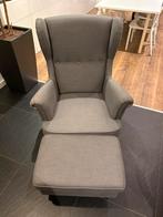 Ikea Strandmon met voetenbank, Nordvalla donkergrijs, Maison & Meubles, Fauteuils, 75 à 100 cm, Comme neuf, Enlèvement, 75 à 100 cm