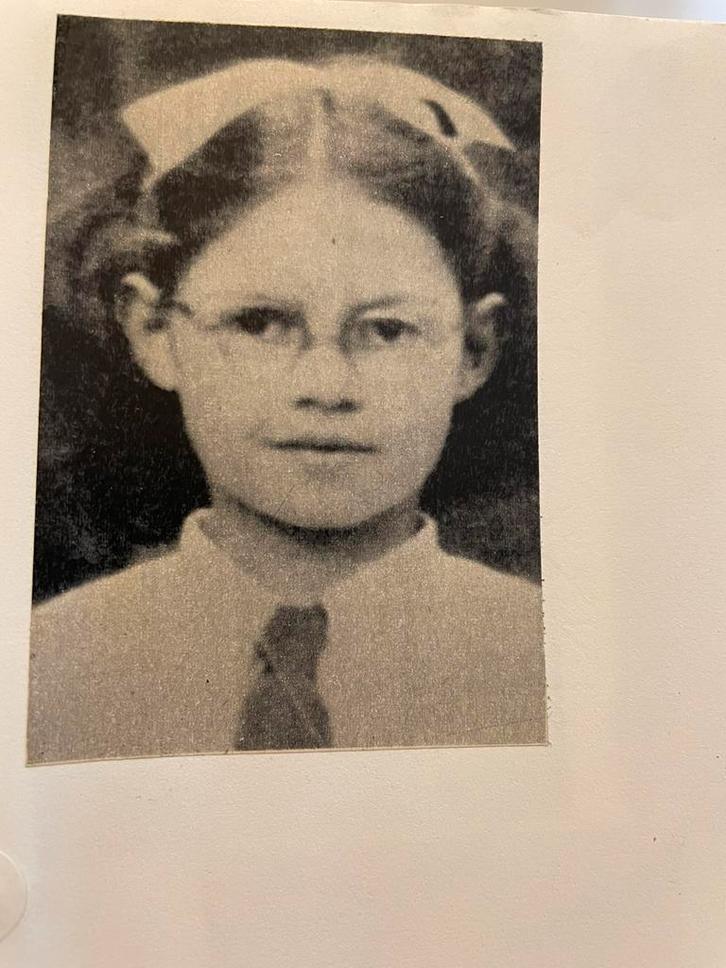 Zeldzame Brigitte Bardot - Kindertijd  - Uniek, Verzamelen, Tijdschriften, Kranten en Knipsels, Knipsel(s), Verzenden