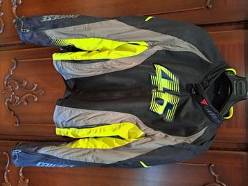 !!! DAINESE MOTORVEST NIEUWSTAAT MAAT 56 !!! beschikbaar voor biedingen