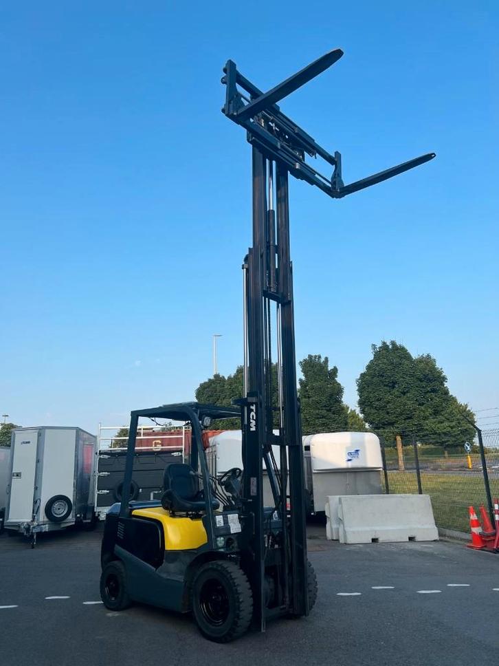 TCM Diesel Heftruck Triplex Mast 4,80 Brede Vorkversteller, Zakelijke goederen, Machines en Bouw | Heftrucks en Intern transport