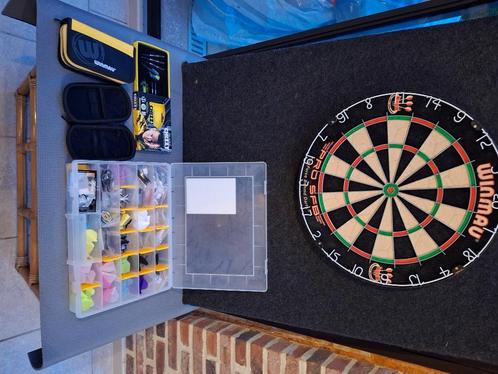 lot darts materiaal, Sport en Fitness, Darts, Zo goed als nieuw, Pijlen, Ophalen