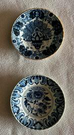 Twee oude Delft schoteltjes diameter 10 cm, Antiquités & Art, Antiquités | Assiettes décoratives & Carrelages, Enlèvement ou Envoi